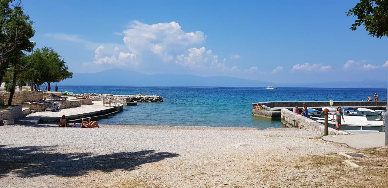 Appartamento Pure Relax Malinska Esterno foto